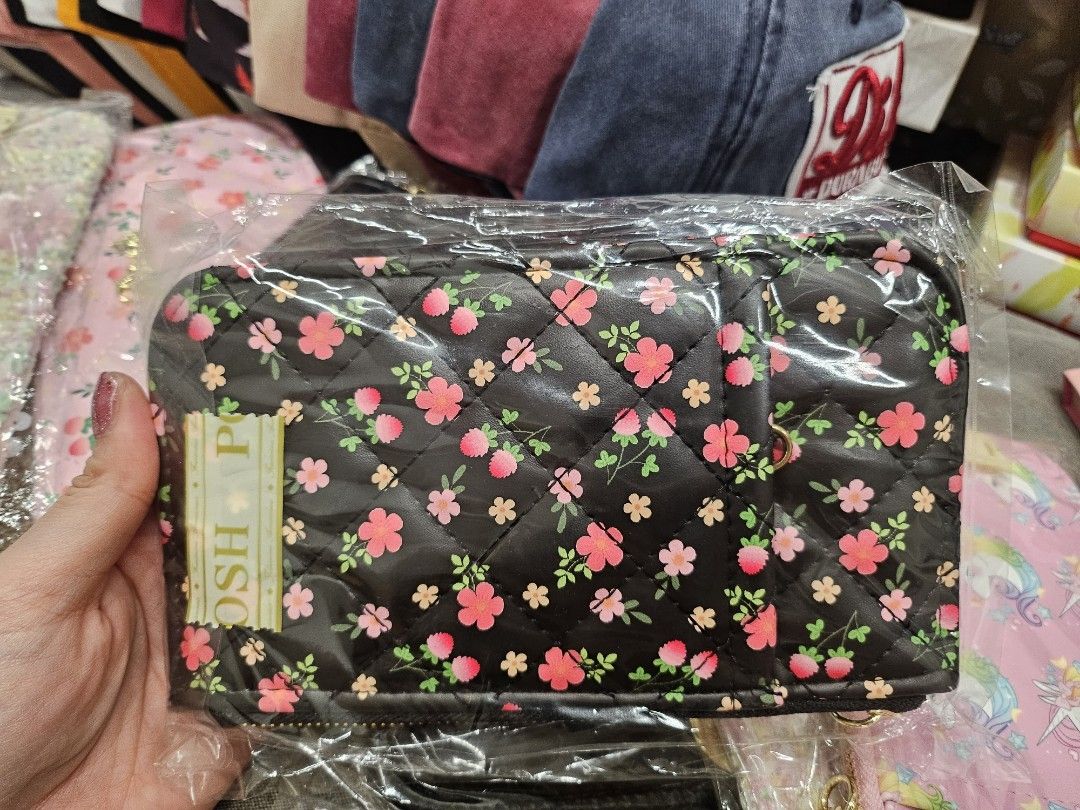 實物超靚(多圖多款)泰國品牌Posh 手機袋,卡袋,長銀包, 名牌, 手袋及銀包 - Carousell