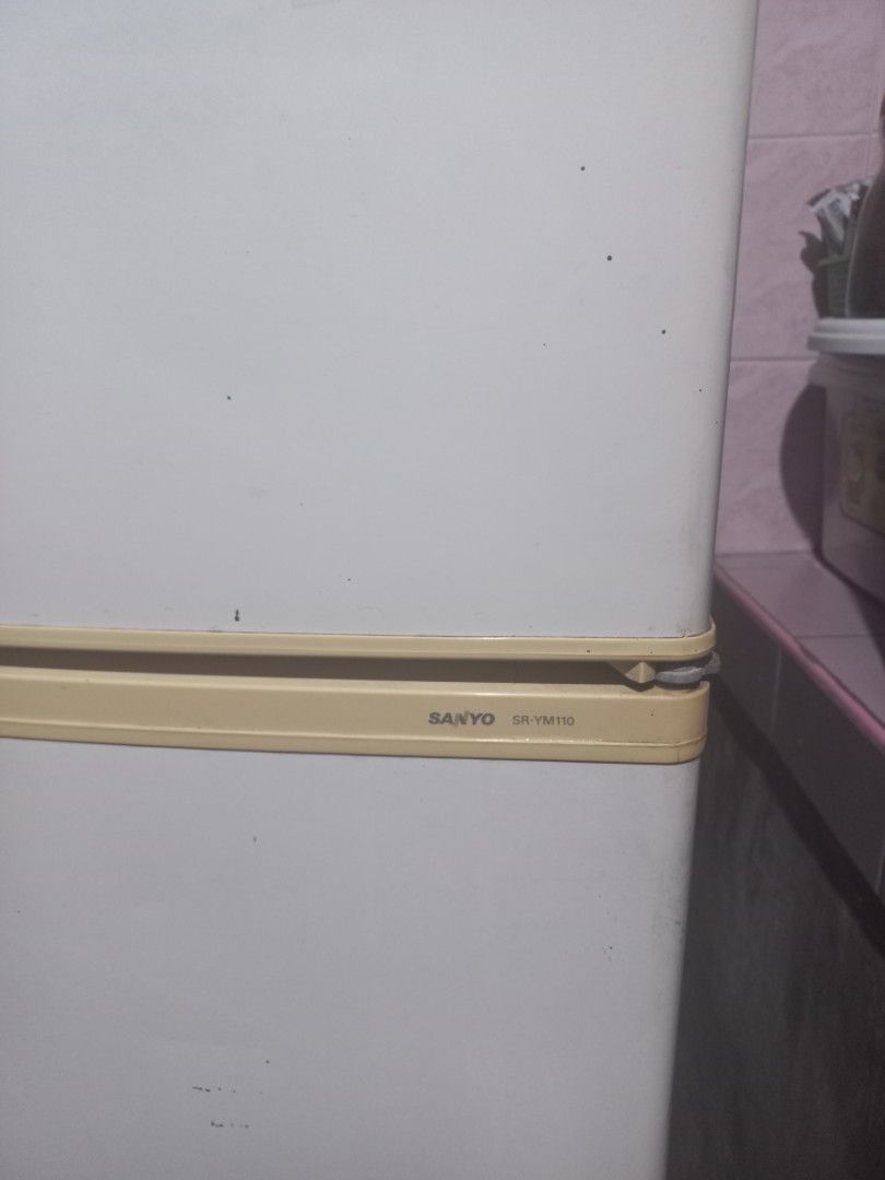 ASAP! Sanyo SR - YM110 Refrigerator (4 cuft.) (Category: Refrigerators and Freezers) located in Antipolo. Submitted by joyeduarte175 (Listing ID 1302474534, Image 2). Description: ✅️ Brand Name: SANYO ✅️ Product Model: SR-YM110 ✅️ Energy Consumption: 270 kWh, 61/65 Hz ✅️ Freezing Capacity: 24 hrs, 31 kg/53 g ✅️ Volume (liters): 100 V ✅️ Good running condition ✅️ Napakatipid sa kuryente even 24 hrs. ✅️ No frost ✅️ As is where is.