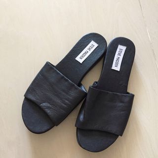 STEVE MADDEN leather sandals
