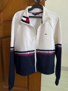 Tommy hilfiger fit small to large