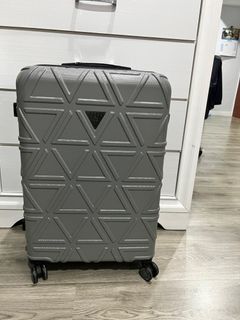 Tosca Medium Travel Spinner Luggage