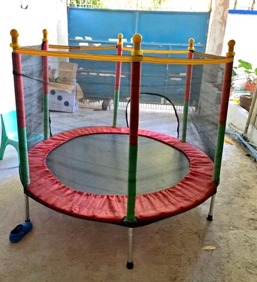 Trampoline for Kids Bouncing Fence with Ocean Balls, Hobbies & Toys ...