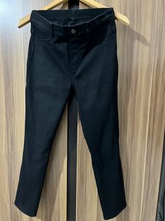 Uniqlo cropped legging pants (black)
