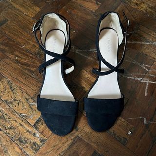urgent decluttering ‼️ black suede block heels strappy heels strap 2.5 inch heel