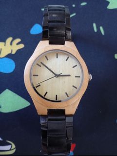Wood case watch