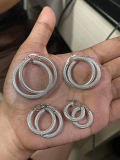 18K Saudi whiteGold loop earrings