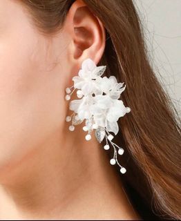 2pcs/set Ladies' Elegant Bridal Earrings With White Mesh Flowers, Leaves And Beads