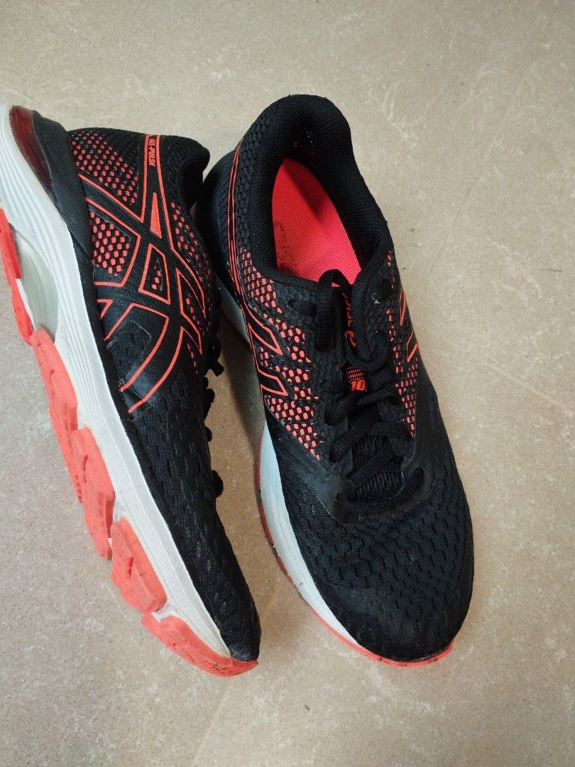 Kids ASICS Running shoes 37.5euro