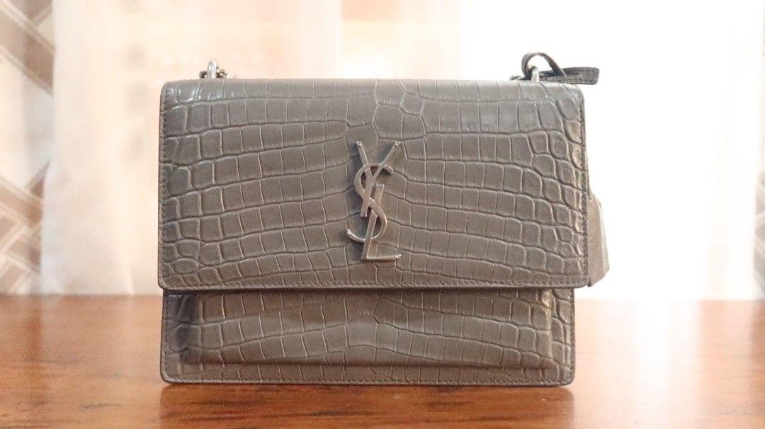 Authentic YSL bag for Sale!!! (Category: Luxury Bags & Wallets) located in Manila. Submitted by letsdeclutterorig (Listing ID 1306383853, Image 1). Description: .