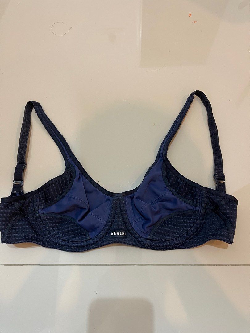 Berlei shock absorber sports bra 75B Women s Fashion New Undergarments Loungewear on Carousell