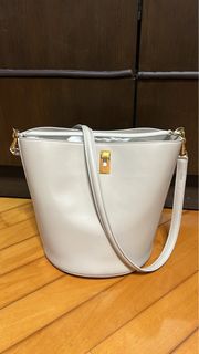 （分類：）位於 。 由 oysterbb 提交（商品編號 1306387331，圖片 1）。簡介： 。
