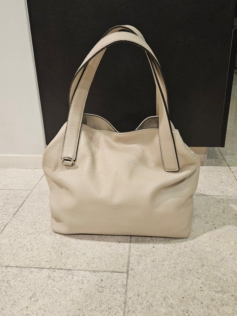 Coccinelle mila hobo bag deals
