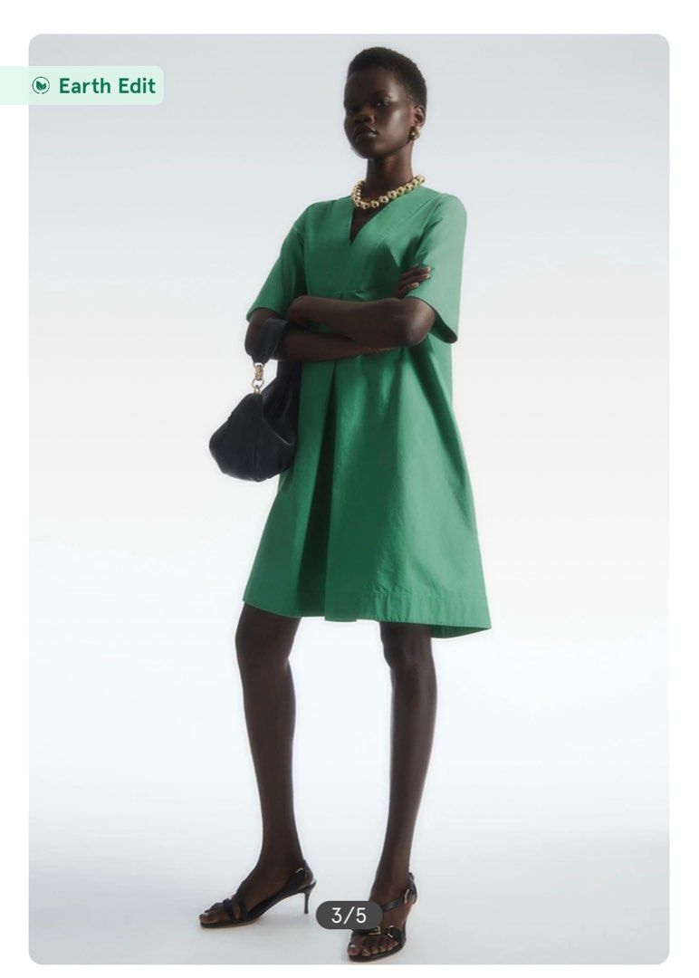 COS V pleated dress -Green, Women's Fashion, Dresses & Sets, Dresses on  Carousell