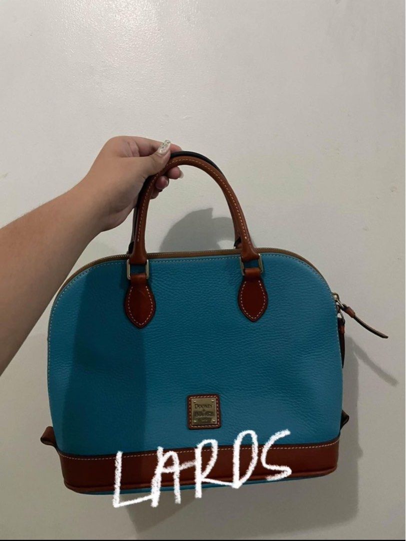 DOONEY & BOURKE SATCHEL BAG (layaway avail) (Category: Tote Bags) located in Quezon City. Submitted by la.rds_ (Listing ID 1306341327, Image 1). Description: • original price: ~13,500 php on site • never been used • red interior w/ 2 open pockets & 1 zip pocket • handle drop length 4” • measurements: ~H 9.5” x W 5.25” x L12” • mop: gcash/bpi/gotyme • mod: lalamove fr silang, cavite/katipunan, qc.