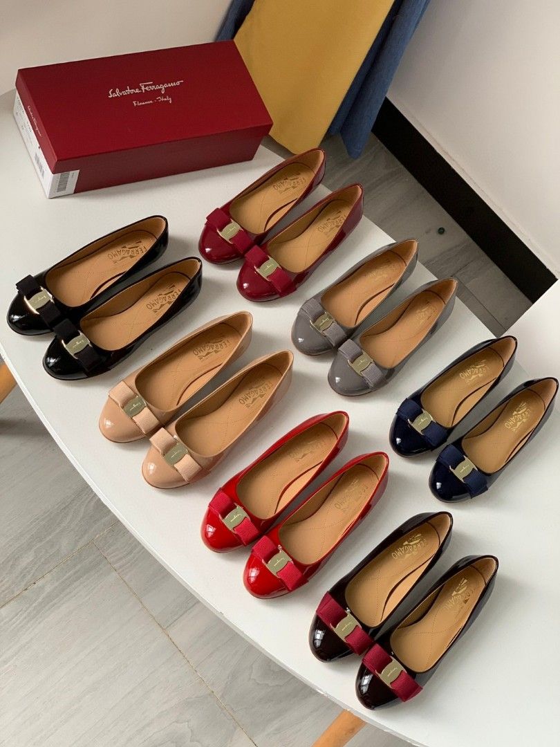 Ferragamo classic shoes top