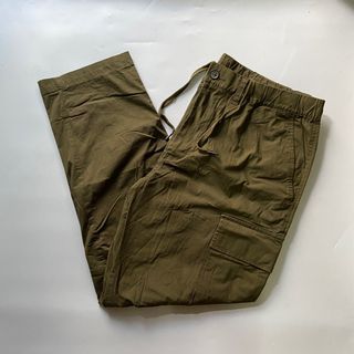 Gu by Uniqlo Cargo Pants in Olive Green