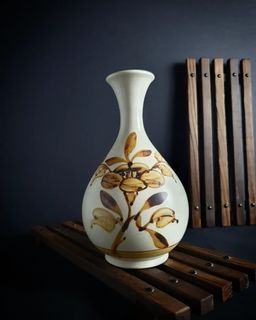 Hand Painted Design Ceramic Vase