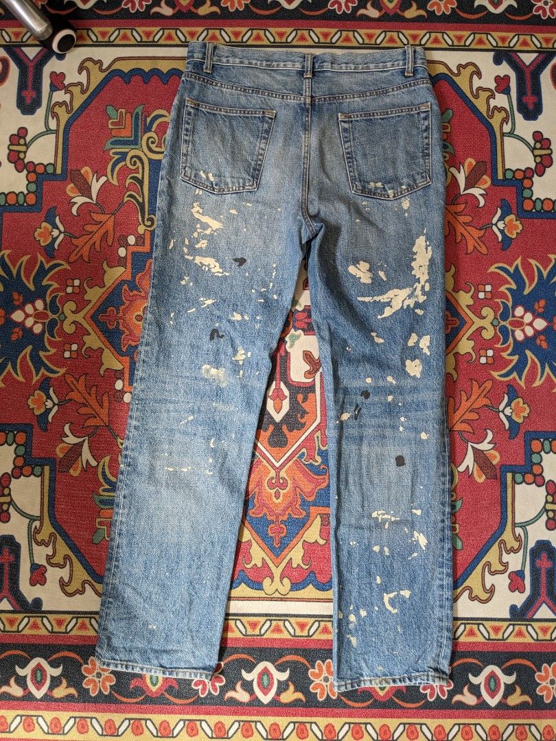 Helmut Lang 1998 Re-Edition Painter Jeans (Category: Jeans) located in Muntinlupa City. Submitted by vestedinterest (Listing ID 1306397601, Image 2). Description: FOR SALE Helmut Lang 1998 Re-Edition Painter Jeans Size 32 The 2016 re-issue of Helmut Lang's iconic S/S 1998 Painter Denim. This is a beautiful re-issue of an extremely important piece that changed the landscape of high fashion menswear. - Straight-leg five-pocket denim - Beautiful blu