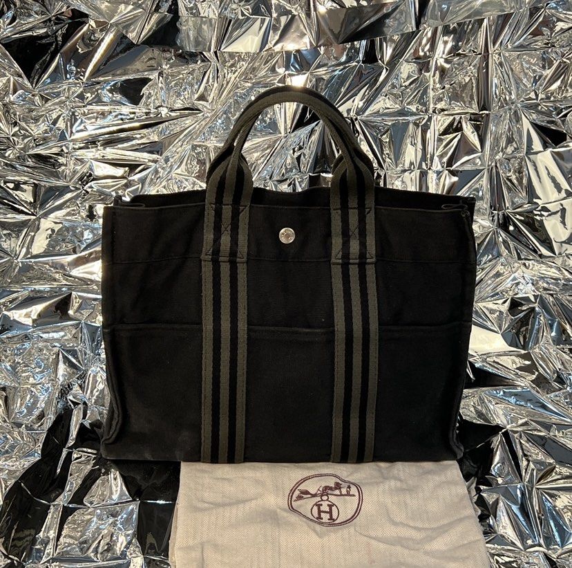 Hermes Tote Original from Japan (Category: Luxury Bags & Wallets) located in Caloocan City. Submitted by appplebananna (Listing ID 1306403628, Image 1). Description: .