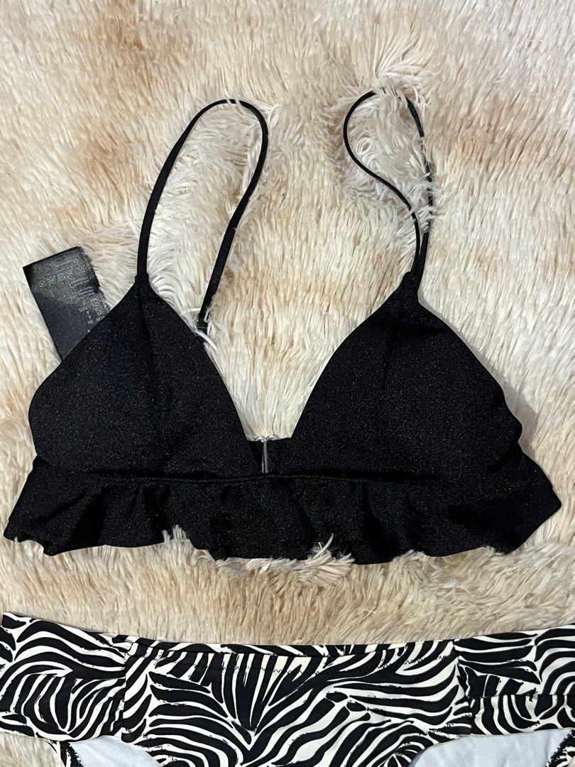 H&M Bikini (Category: Bikinis & Swimsuits) located in Makati City. Submitted by declutterwithaia (Listing ID 1306510152, Image 2). Description: ••• Read before transacting ••• ✿ NOD COD! PAYMENT FIRST FOR THE ITEM - GCash - Bank Transfer (Metrobank) ✿ No haggling and no when worn! ✿ Wash the item before using it. ✿ No rush shipping! No return, no exchange. ✿ Shipping via J&T only. ✿ Location: Makati City, Metro Manila..