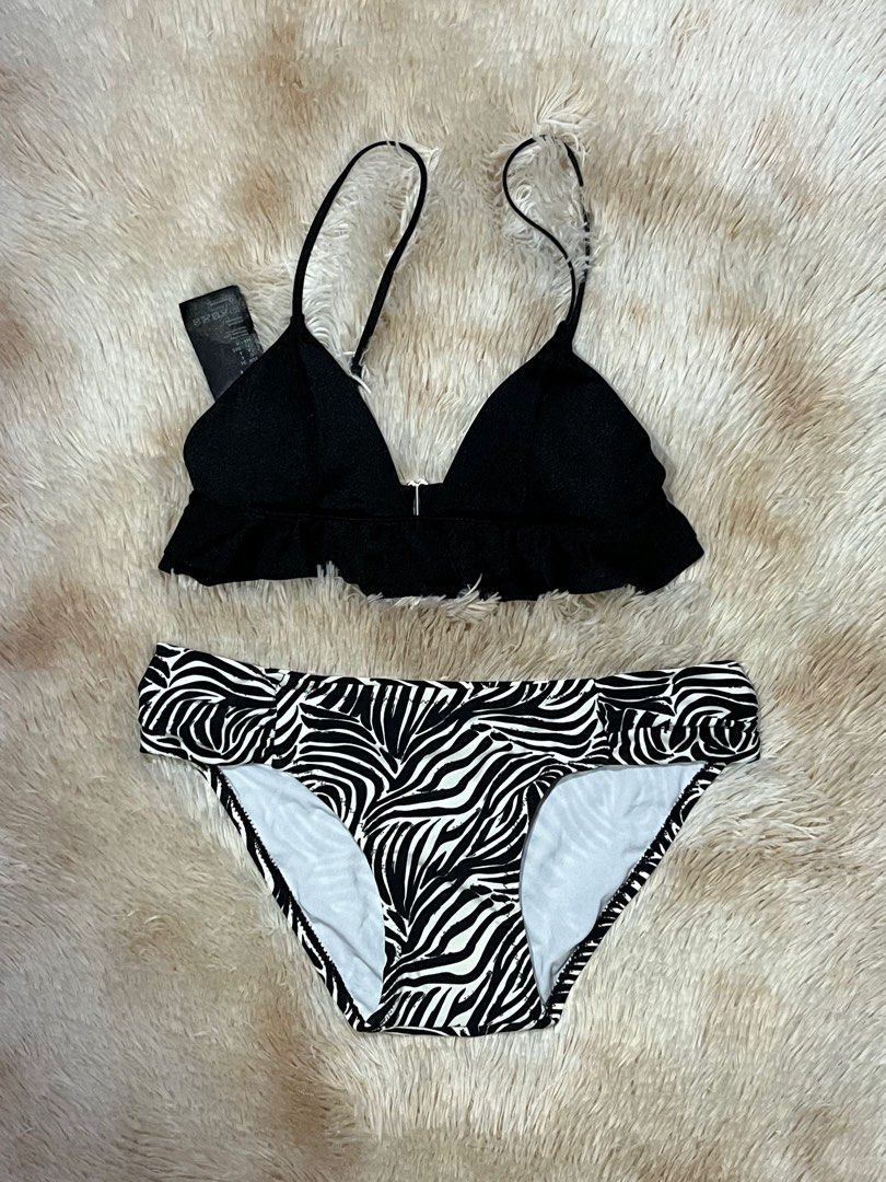 H&M Bikini (Category: Bikinis & Swimsuits) located in Makati City. Submitted by declutterwithaia (Listing ID 1306510152, Image 1). Description: ••• Read before transacting ••• ✿ NOD COD! PAYMENT FIRST FOR THE ITEM - GCash - Bank Transfer (Metrobank) ✿ No haggling and no when worn! ✿ Wash the item before using it. ✿ No rush shipping! No return, no exchange. ✿ Shipping via J&T only. ✿ Location: Makati City, Metro Manila..
