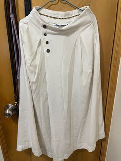 Initial 白色裙64198644570242110