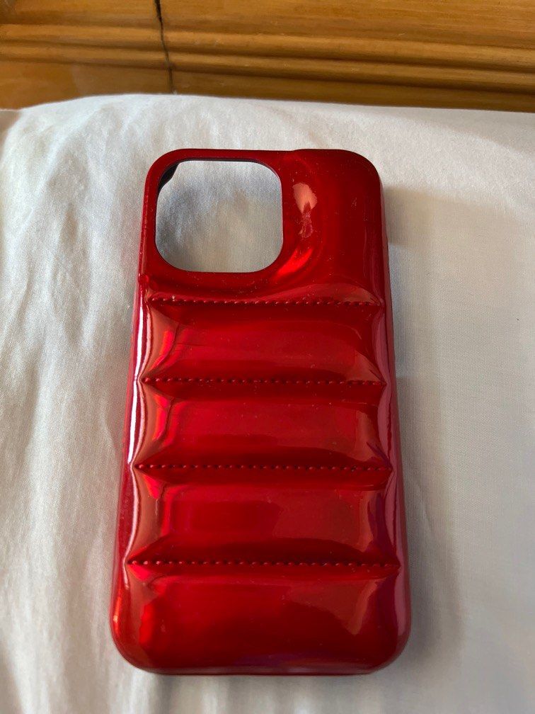 Iphone 13 pro puffer case (Category: Cases & Sleeves) located in Quezon City. Submitted by risse_declutters (Listing ID 1306358505, Image 1). Description: .