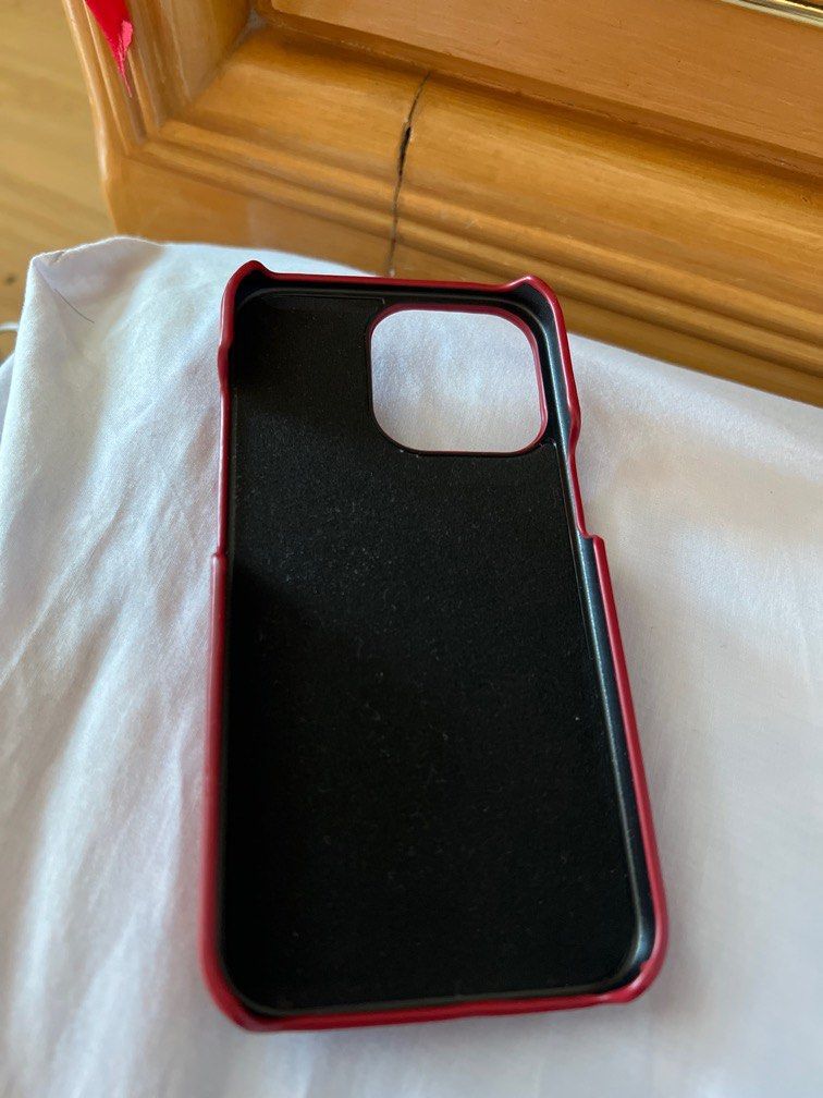 Iphone 13 pro puffer case (Category: Cases & Sleeves) located in Quezon City. Submitted by risse_declutters (Listing ID 1306358505, Image 2). Description: .