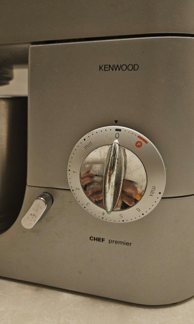 Kenwood Chef Premier KMC560 4.6 Litre Kitchen Machine 1000 Watt Silver