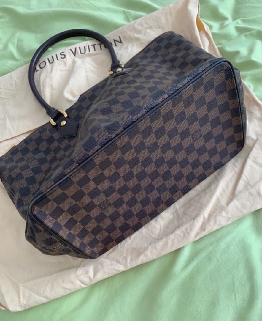 LV BAG BURBERRY