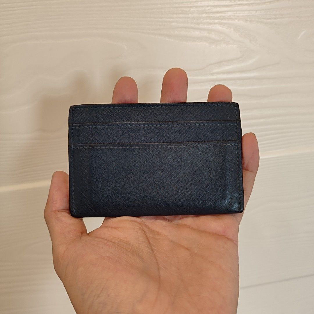 LV card Holder (Category: Luxury Bags & Wallets) located in Taytay. Submitted by highendmnl (Listing ID 1306369265, Image 1). Description: Authentic lv card holder 3k lp.
