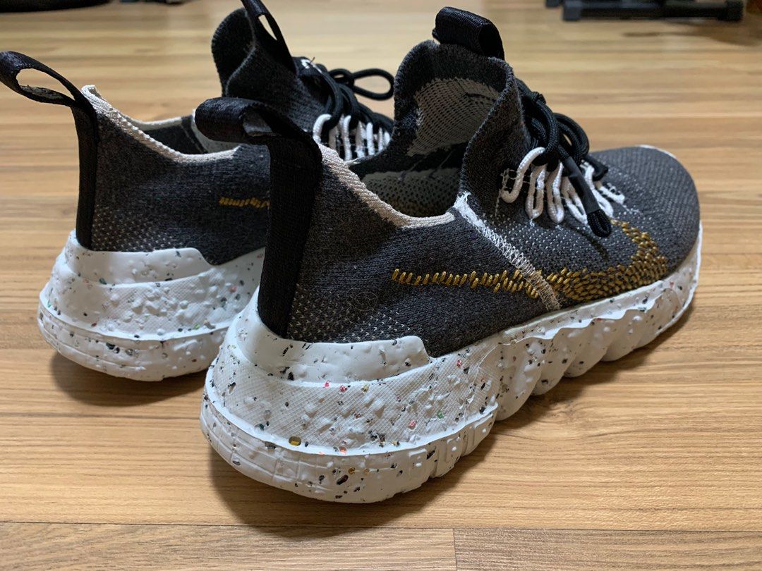 space hippie black wheat on feet