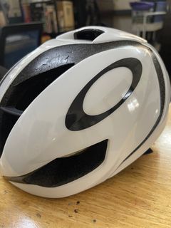 Oakley ARO5 Mips Bike Helmet