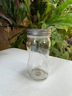 One piece ball jar