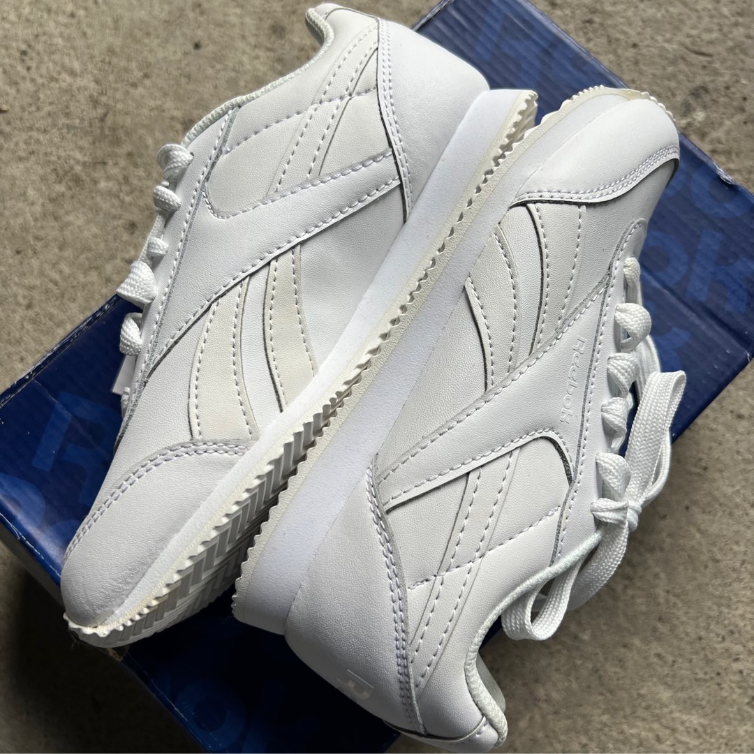 V70492 reebok 2025