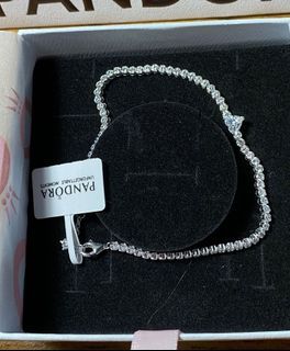 Pandora sparkling heart tennis bracelet 😍