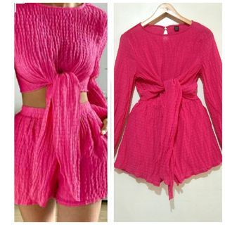 Pink shorts & longsleeve croptop, summer- beach outfit