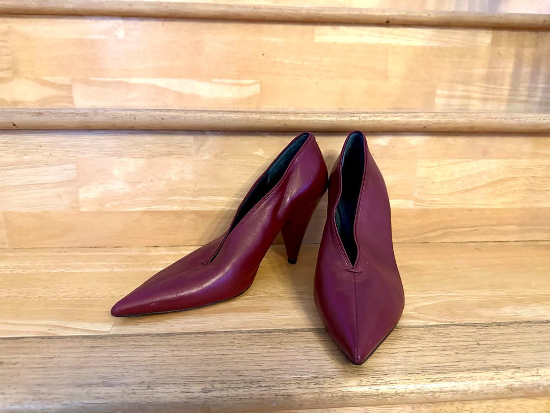 Pre Loved Celine V Neck Pumps Burgundy 37.5 Women s Fashion Footwear Heels on Carousell