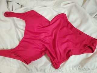 Red one-piece plain bikini low-back