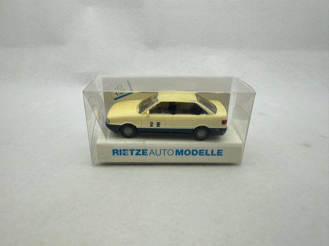 Rietze 1:87 Audi 80 PRC public security