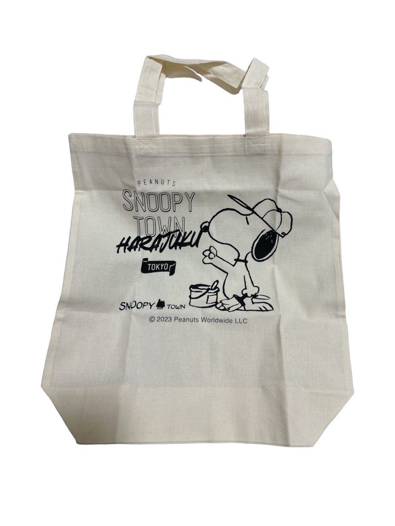 Snoopy Shinjuku tote bag (Category: Tote Bags) located in Muntinlupa City. Submitted by yu__stuff (Listing ID 1306489024, Image 1). Description: .