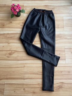 (Category: ) located in . Submitted by famous.closet (Listing ID 1306410525, Image 1). Description: .