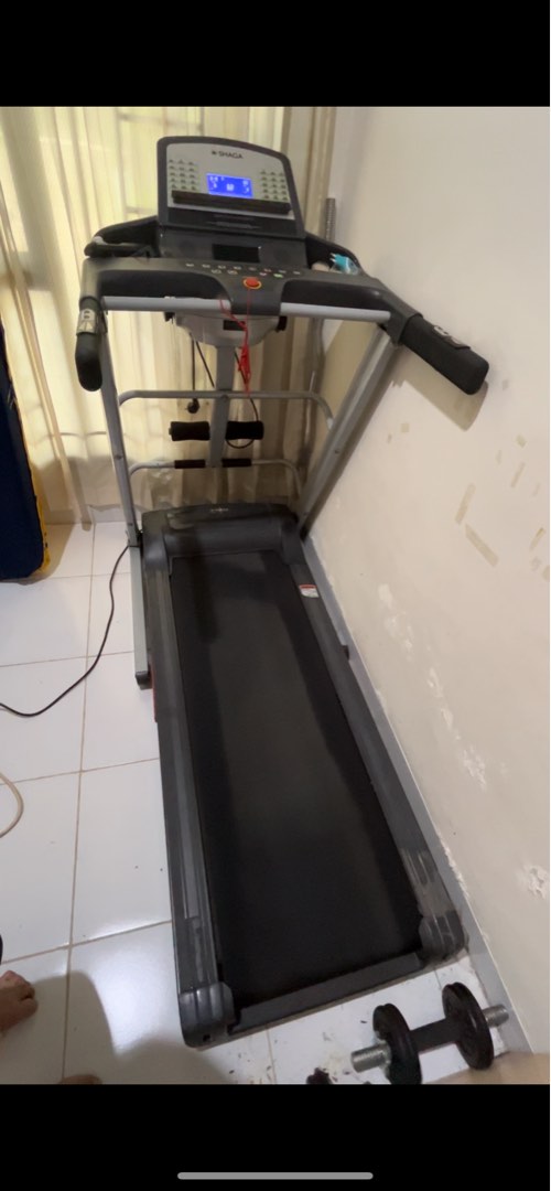 Treadmill shaga second outlet