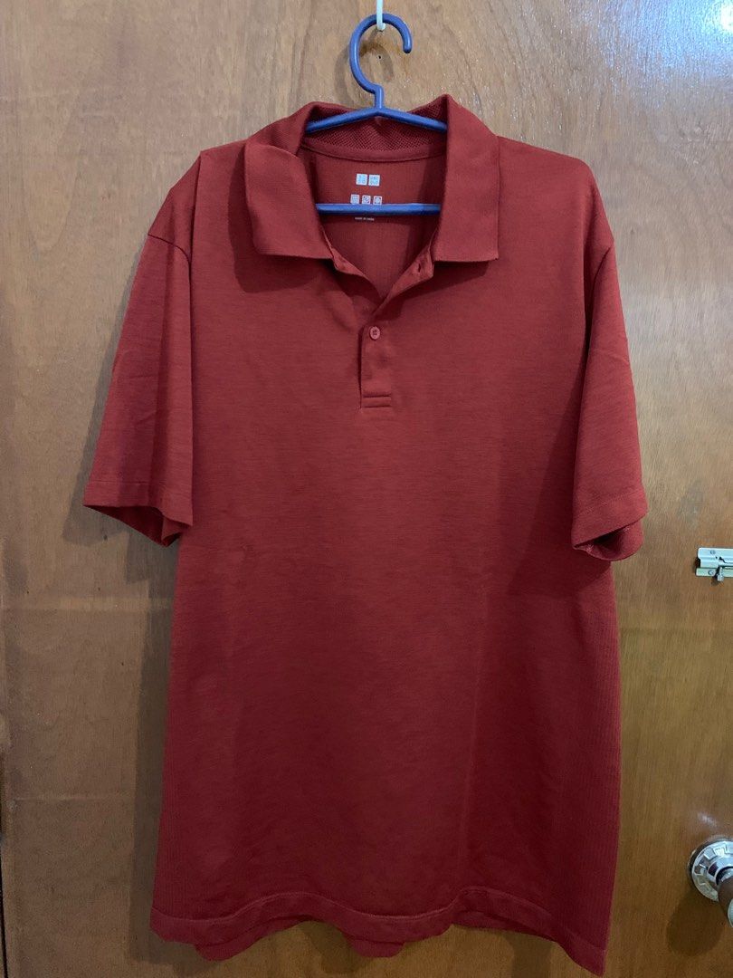 Uniqlo Polo shirt (Category: Tshirts & Polo Shirts ) located in Las Pinas. Submitted by basicapparel_mnl (Listing ID 1306425910, Image 2). Description: - no damages 💐 - condition 9/10 💐 - price still negotiable 💐 .