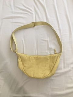 Uniqlo round mini shoulder bag