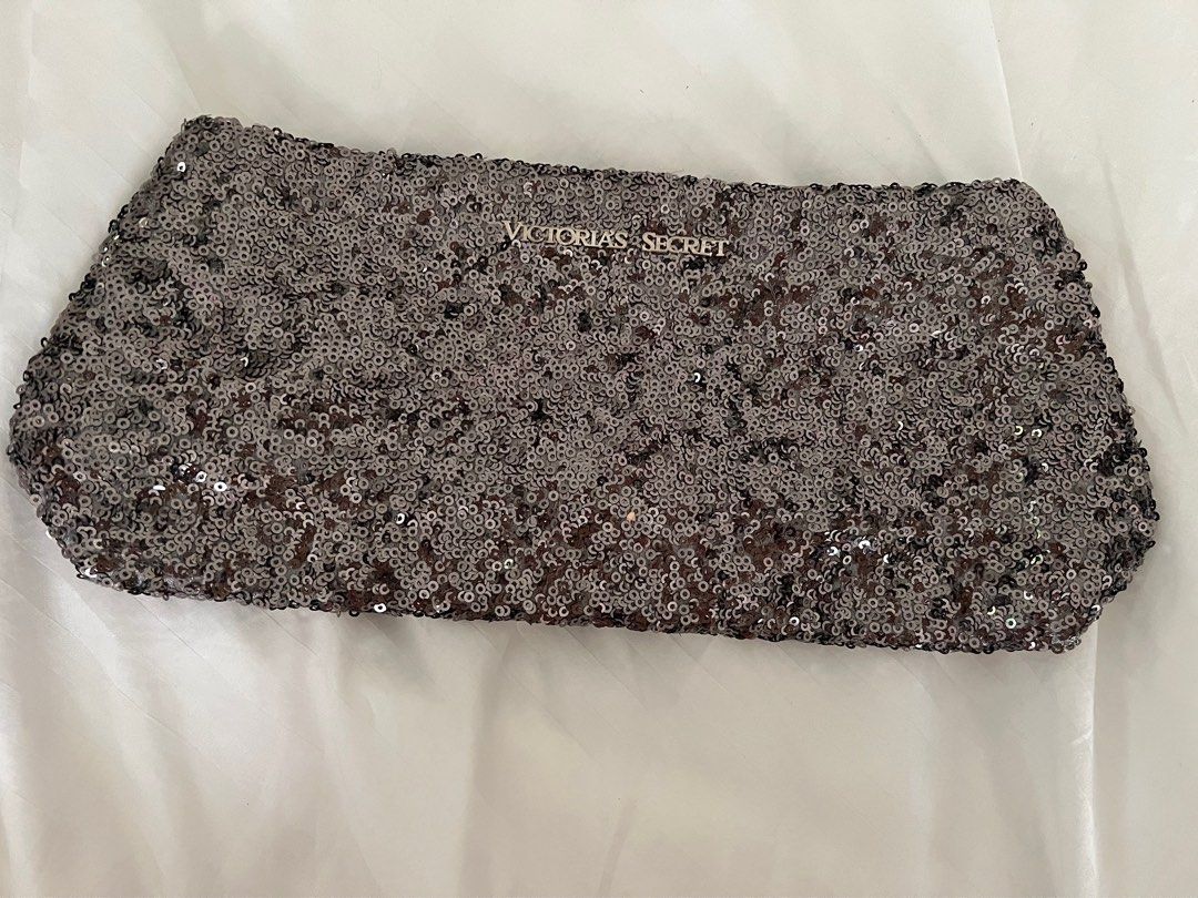 Victoria Secret Clutch (Category: Clutches) located in Quezon City. Submitted by barbieglam (Listing ID 1306427375, Image 1). Description: Original.