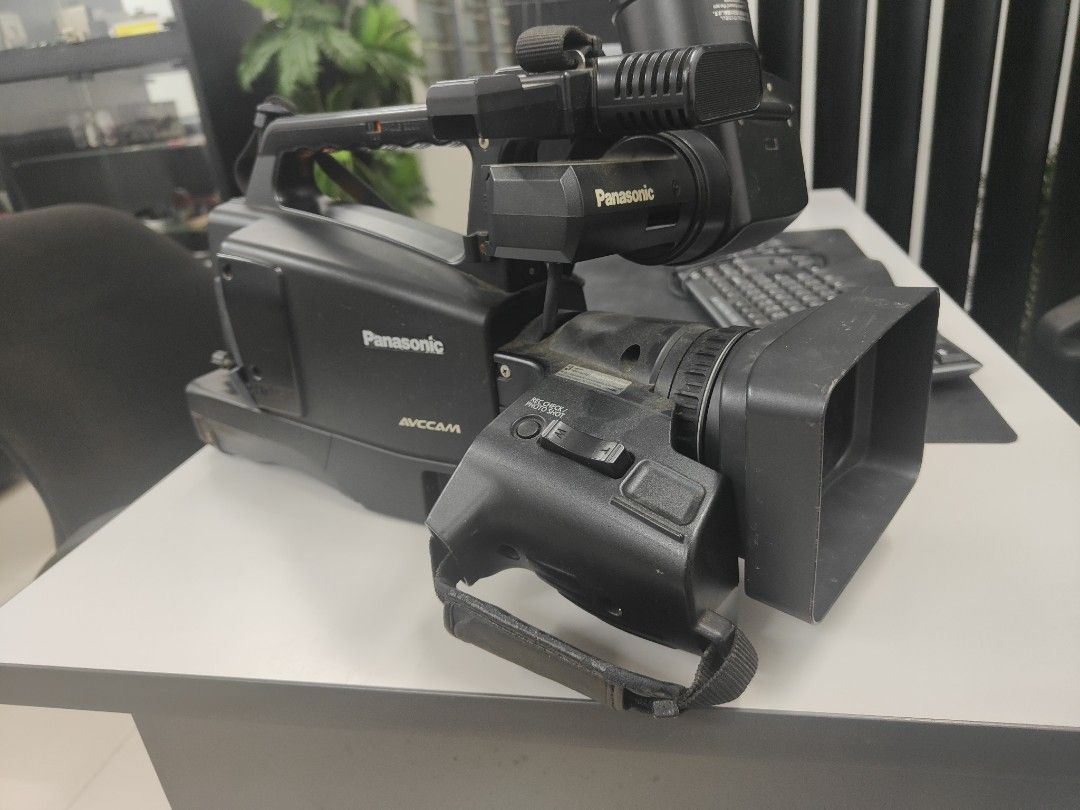 Video Camera Camcoder (Category: Video Cameras) located in Petaling Jaya. Submitted by reza47 (Listing ID 1306354967, Image 2). Description: Panasonic AG-HMC80P AVCCAM HD Shoulder Mount Camcorder Photo Sensor Technology CMOS Video Capture Resolution 1080i Maximum Focal Length 48Mm Flash Memory Type SD Video Capture Format mpeg-4;h.264;avchd Screen Size 2.7 Inches Color Black Special Feature Anti-Shake, Low Light Optical Zoom 12 x.