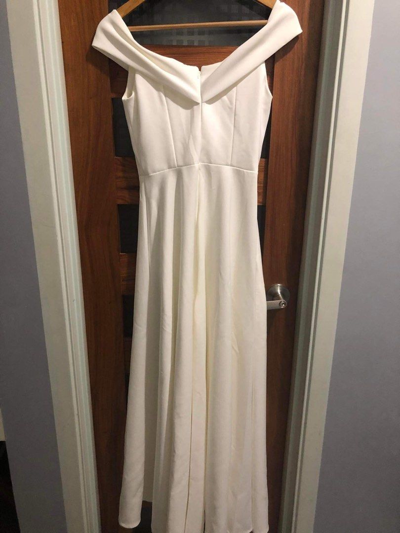 White neoprene dress (Category: Dresses) located in Roxas, Mindoro Oriental. Submitted by sofieyah_ (Listing ID 1306396219, Image 3). Description: .