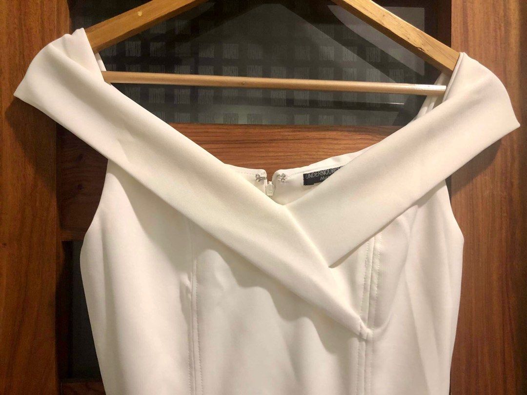 White neoprene dress (Category: Dresses) located in Roxas, Mindoro Oriental. Submitted by sofieyah_ (Listing ID 1306396219, Image 2). Description: .