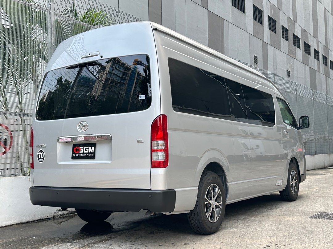 (NEW) Toyota HiAce Commuter GL62872683653250112
